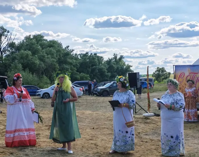 Ведущие праздника